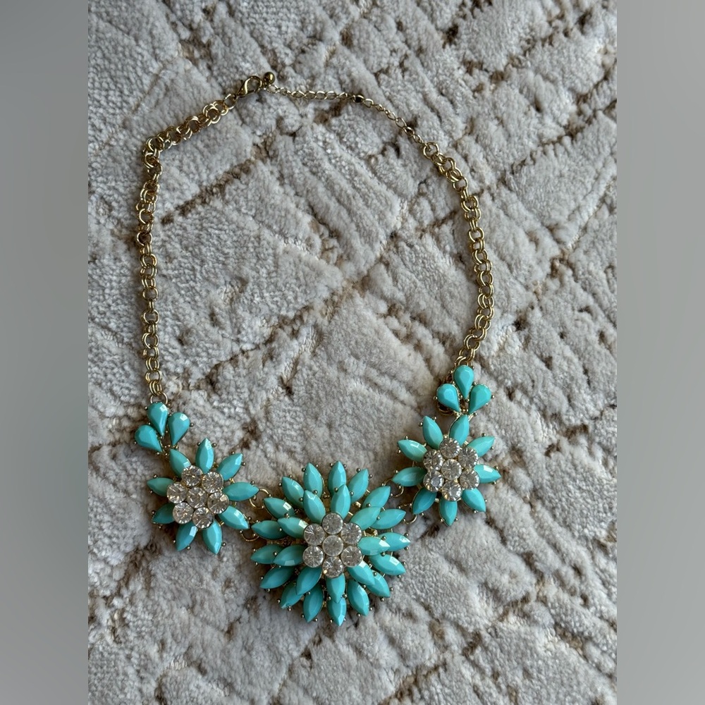 Women’s chunky statement necklace turquoise blue